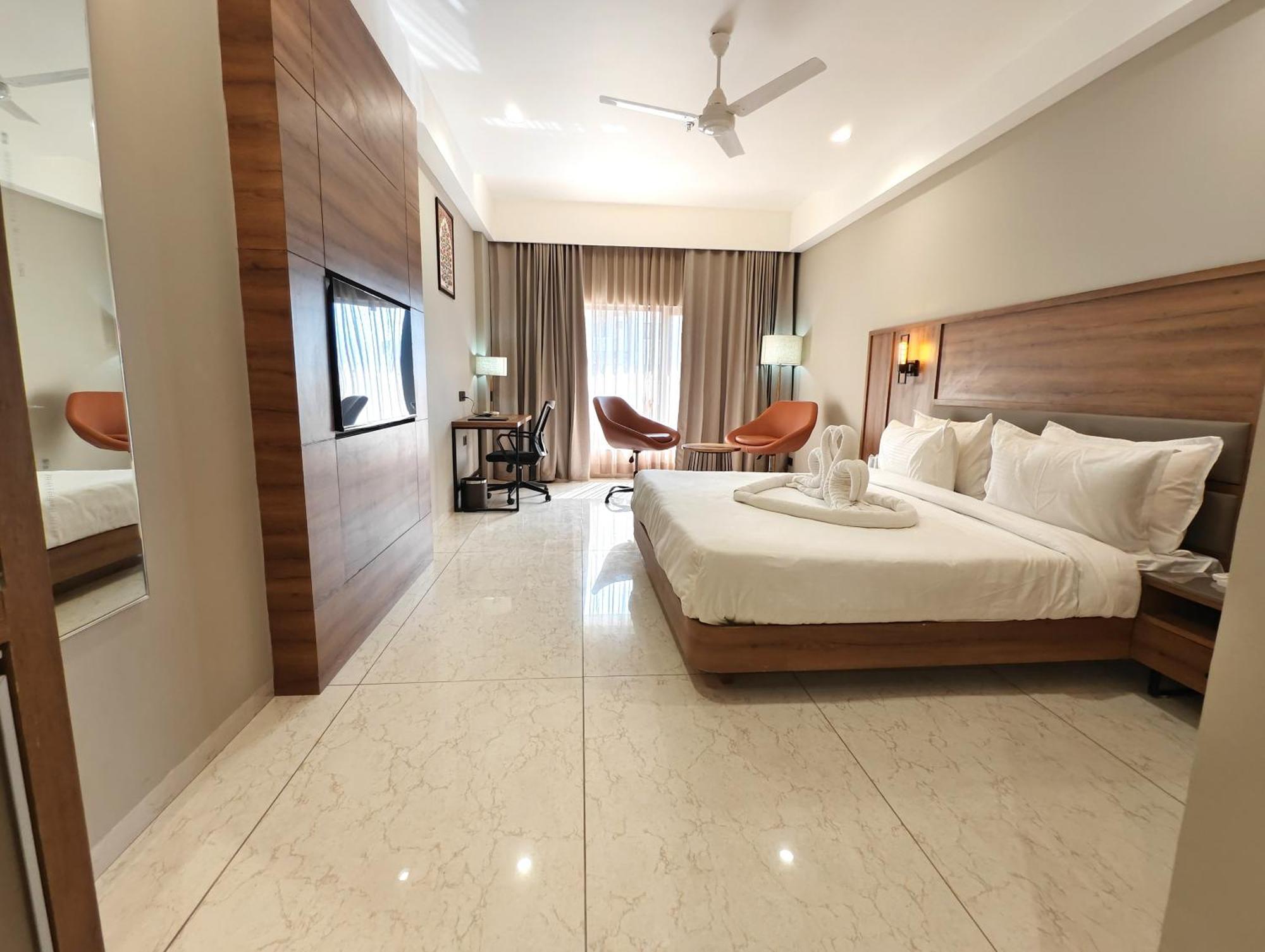 The Sky Imperial Hotel Kailash Jamnagar Luaran gambar