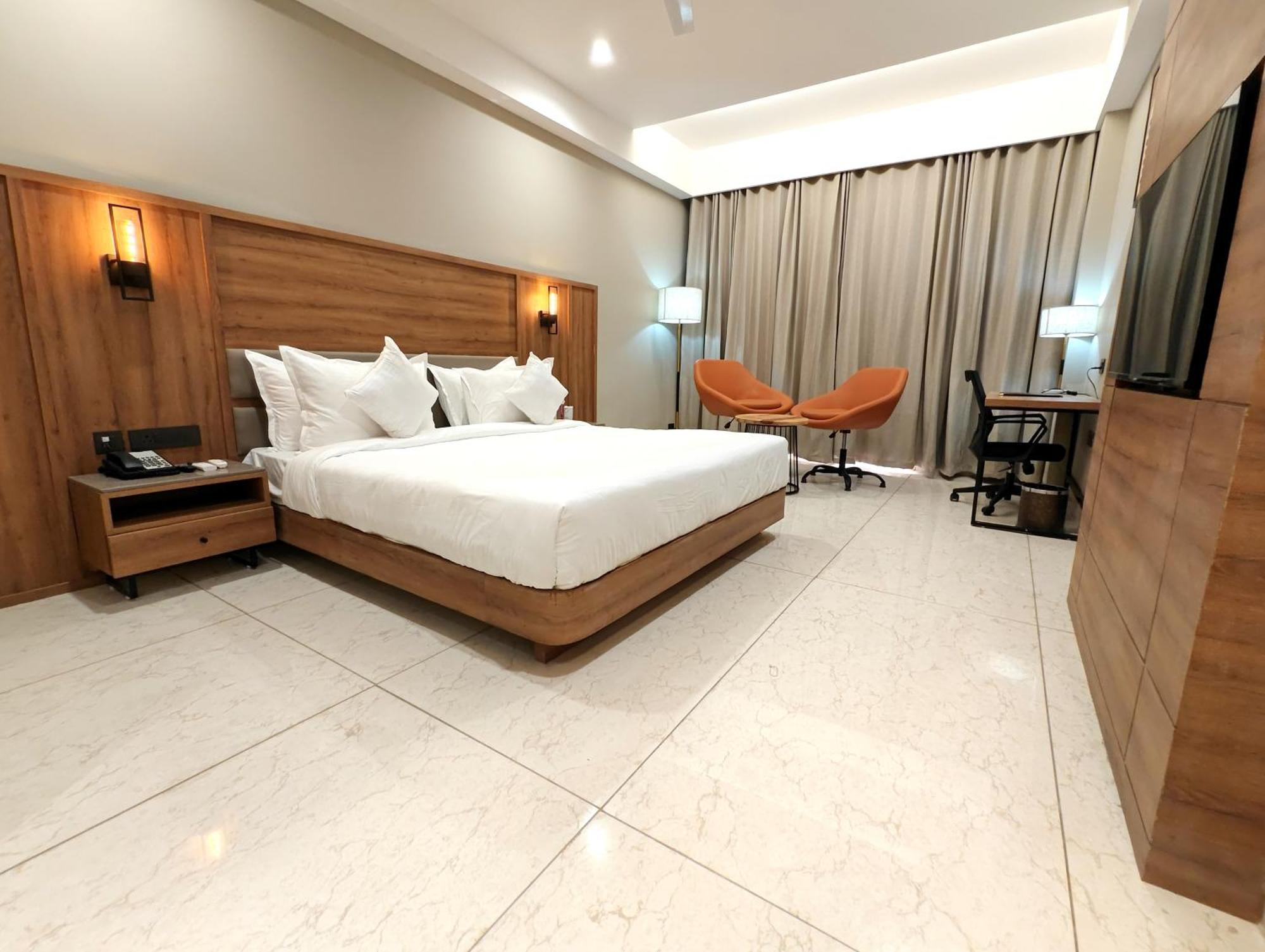 The Sky Imperial Hotel Kailash Jamnagar Luaran gambar