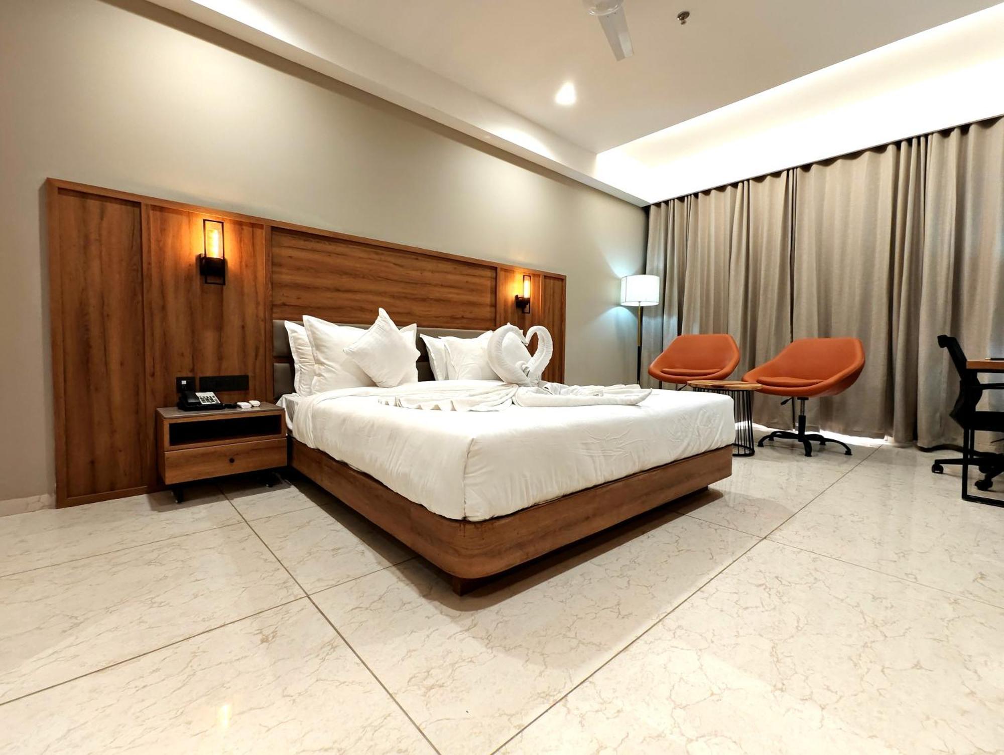 The Sky Imperial Hotel Kailash Jamnagar Luaran gambar