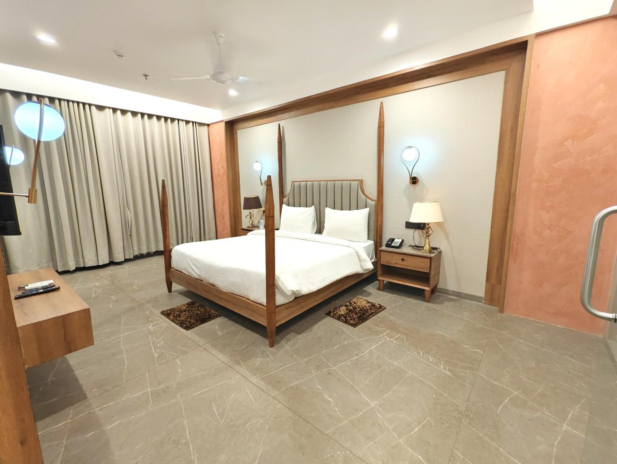 The Sky Imperial Hotel Kailash Jamnagar Luaran gambar