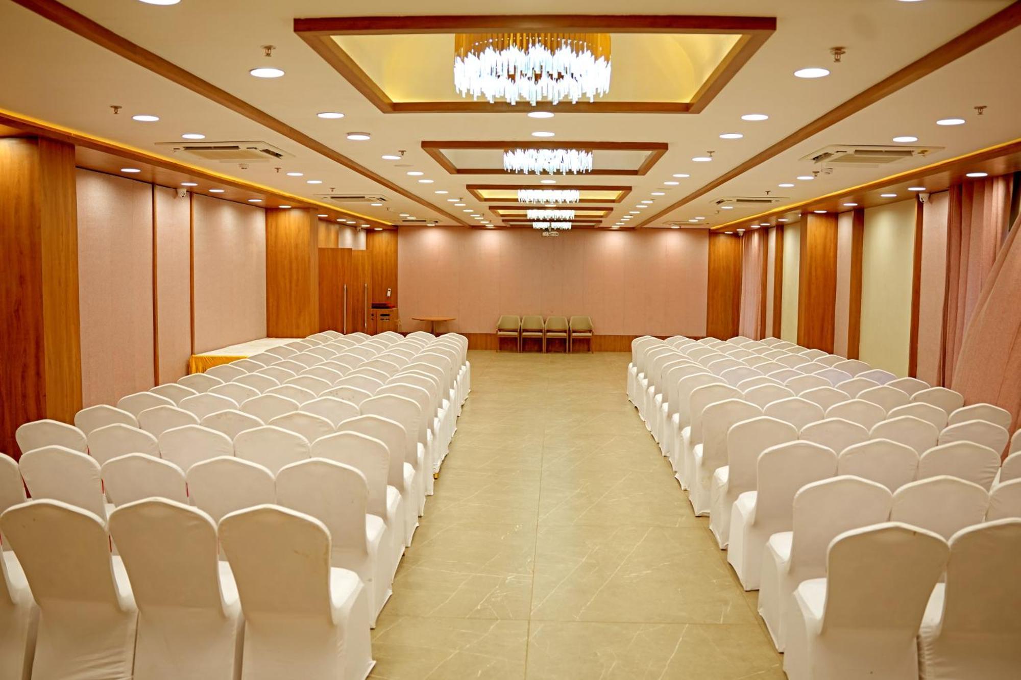 The Sky Imperial Hotel Kailash Jamnagar Luaran gambar